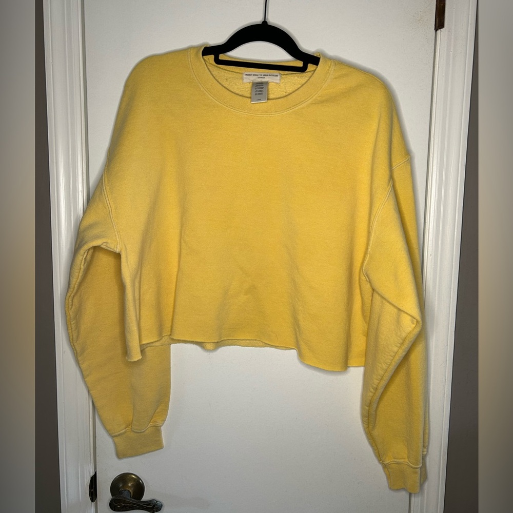 Urban Outfitters Pale Yellow Cropped Sweatshirt Size Large